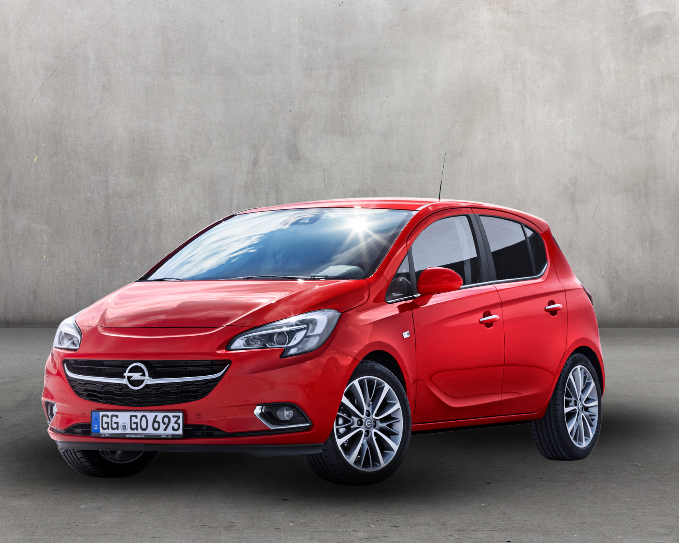 Opel Corsa Motor 1.4 90 cv Llogauto Alquiler de coches en Barcelona 1